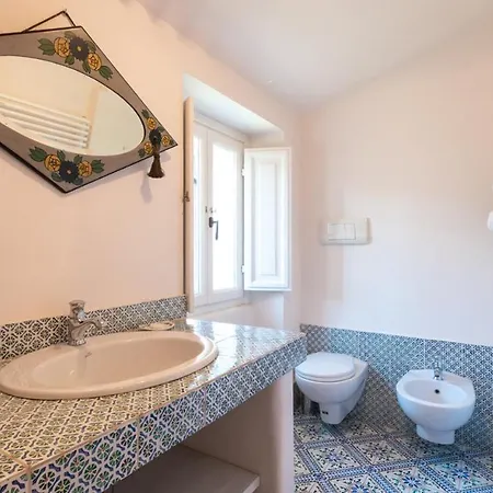 La Casa Nei Vigneti 10, Emma